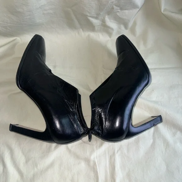 Bakers Size 9B Bootie Leather Block Heel - Heel 4” Slip On Black #But7 - Picture 5 of 6